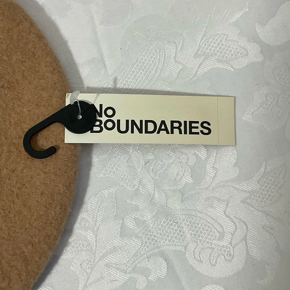No Boundaries Women BERET Winter Hat Felt Camel New With Tag Classic